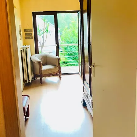 Проживание в семье Les Eglantines